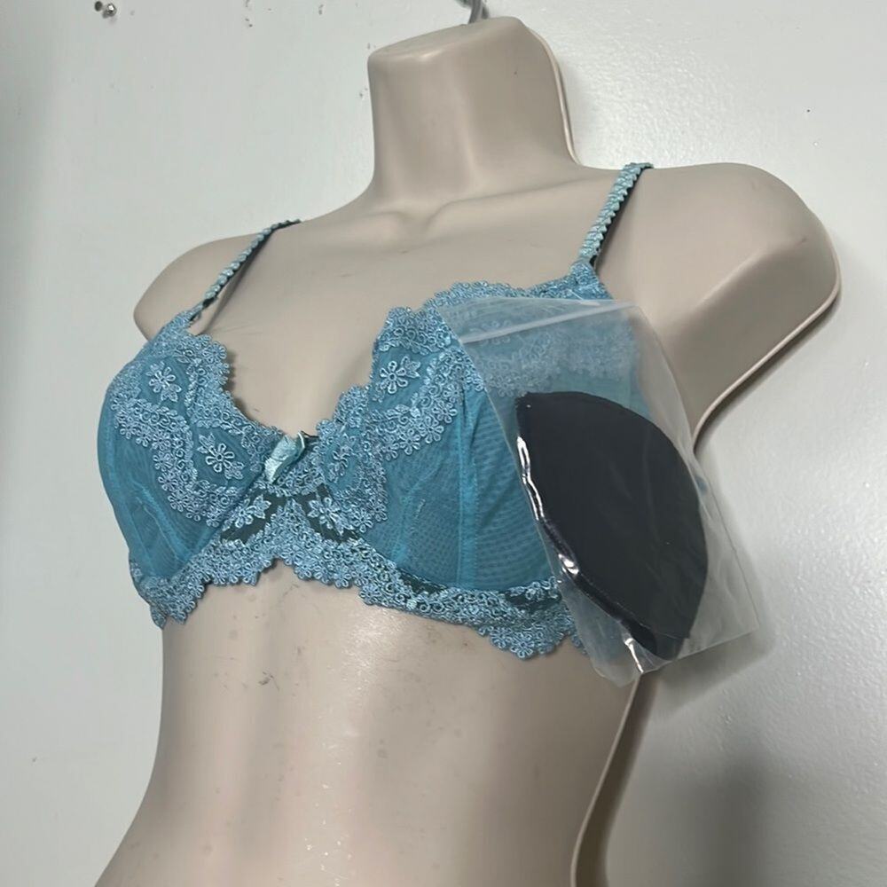 PFIFF LACE BRA NWT UNDERWIRE SIZE US 36
